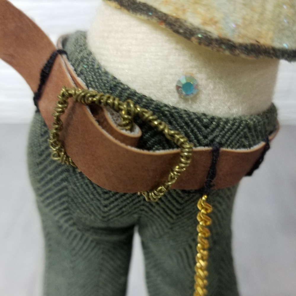 Punk Rocker Art decor doll - Picture 11 of 16